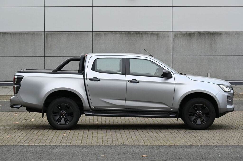 May 2022 Isuzu D-Max 1.9 V-Cross Double Cab 4x4 Auto