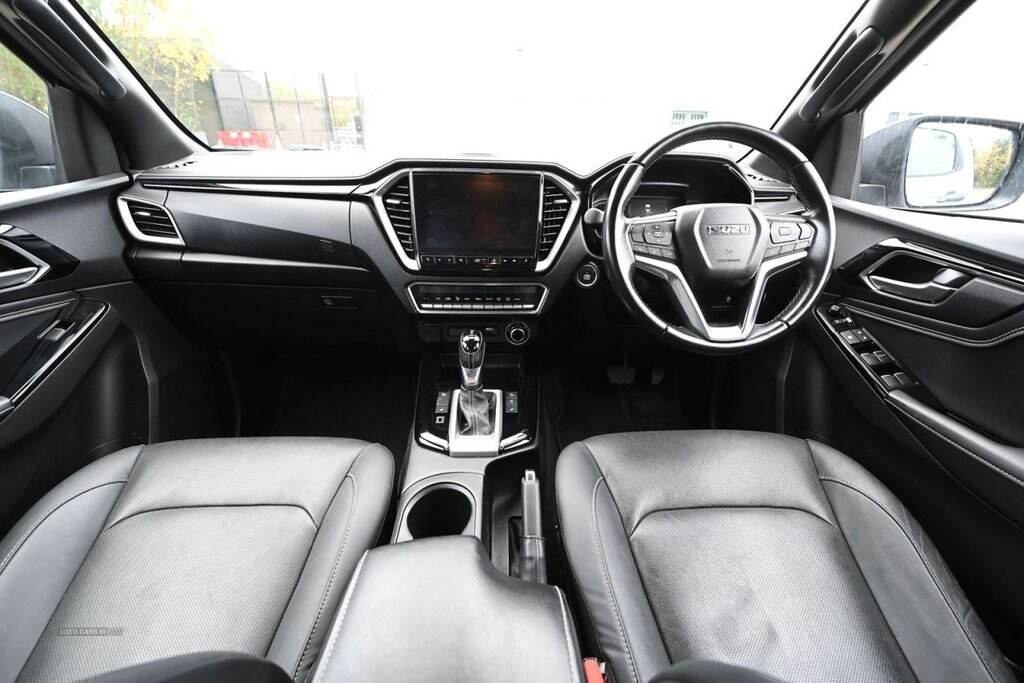 May 2022 Isuzu D-Max 1.9 V-Cross Double Cab 4x4 Auto