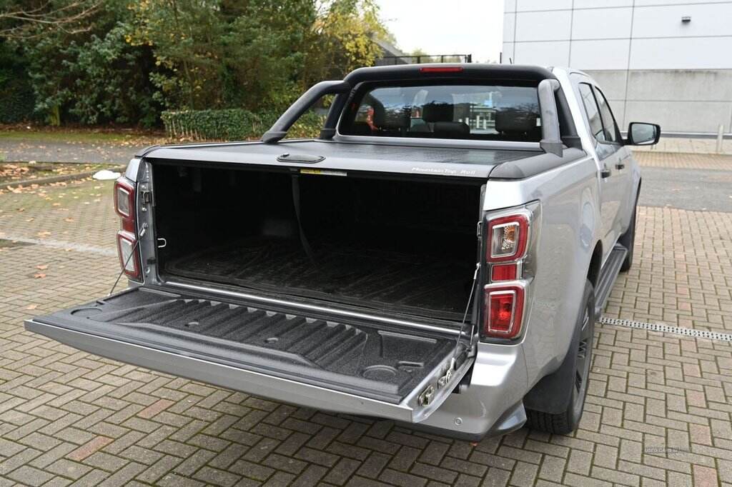 May 2022 Isuzu D-Max 1.9 V-Cross Double Cab 4x4 Auto
