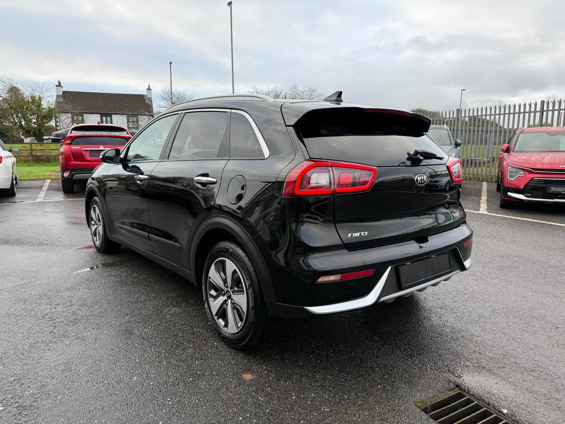 Jan 2017 Kia Niro 1.6 GDi Hybrid 2 5dr DCT