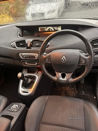 Renault Grand Scenic 1.6 dCi Dynamique TomTom Energy 5dr in Armagh