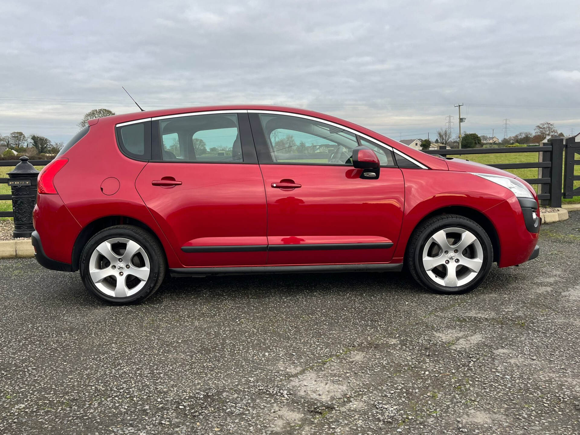 Peugeot 3008 DIESEL ESTATE in Derry / Londonderry