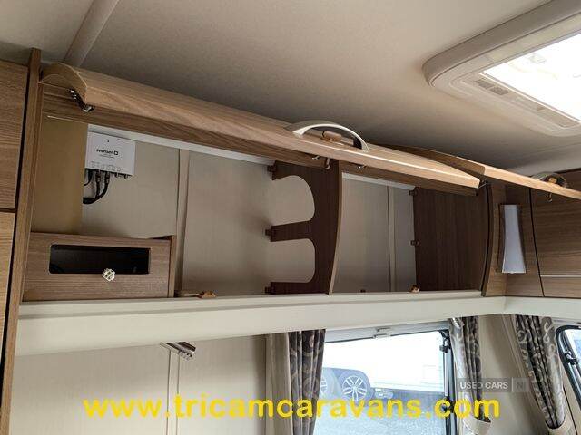 2015 Compass Corona 462/2, One Owner, Motor Mover