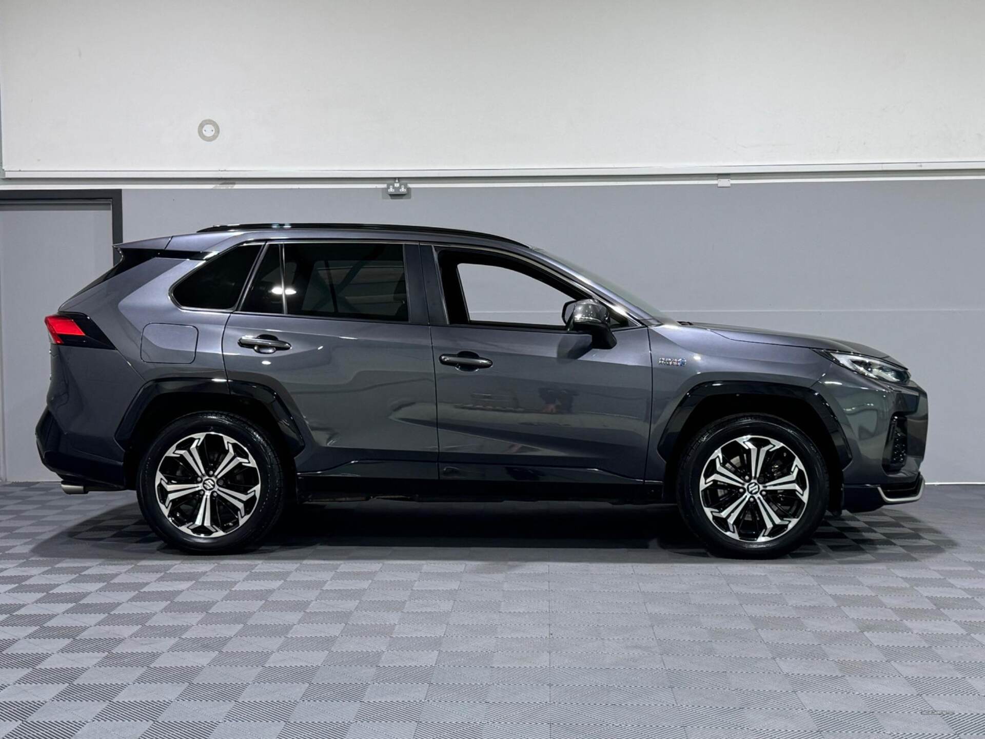 Jan 2022 Suzuki Across 2.5 PHEV E-Four 5dr CVT