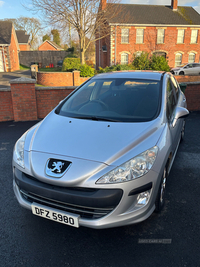 Peugeot 308 1.6 HDi 90 XL 5dr in Down