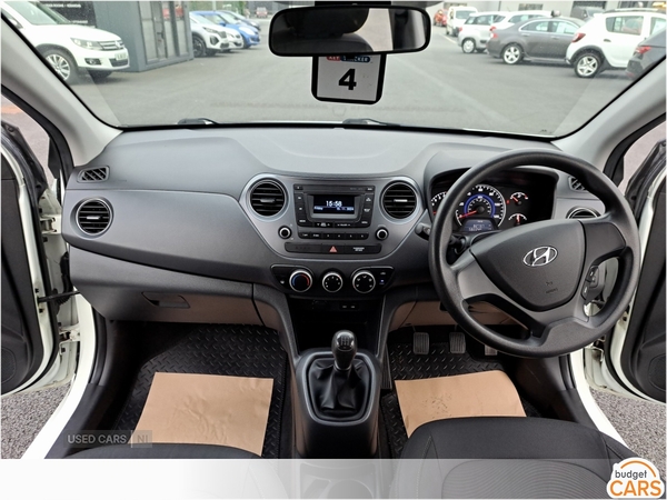 Hyundai i10 HATCHBACK in Down