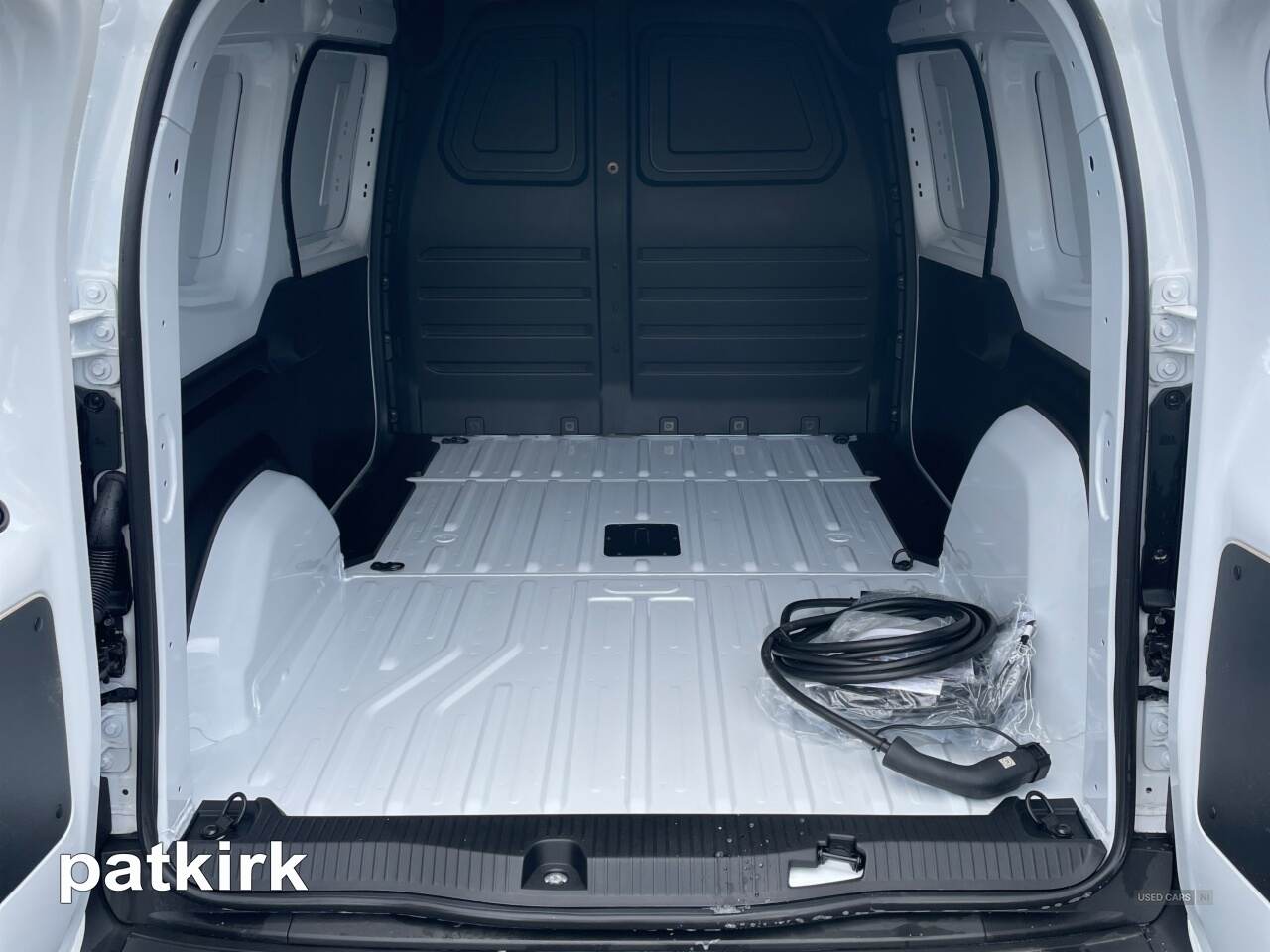 Dec 2024 Nissan Townstar 90kW Tekna Van Auto 45kWh