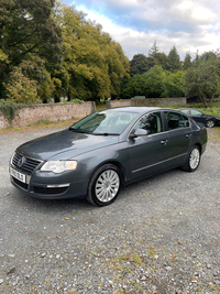 Volkswagen Passat 2.0 Highline TDI CR DPF 110 4dr in Down