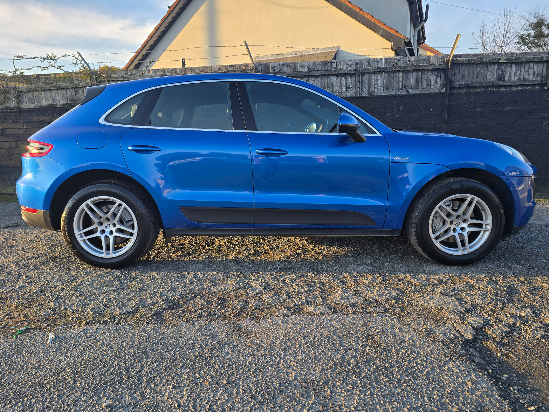 Porsche Macan DIESEL ESTATE in Down