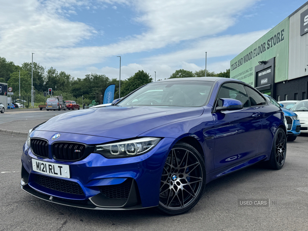 BMW M4 COUPE in Down