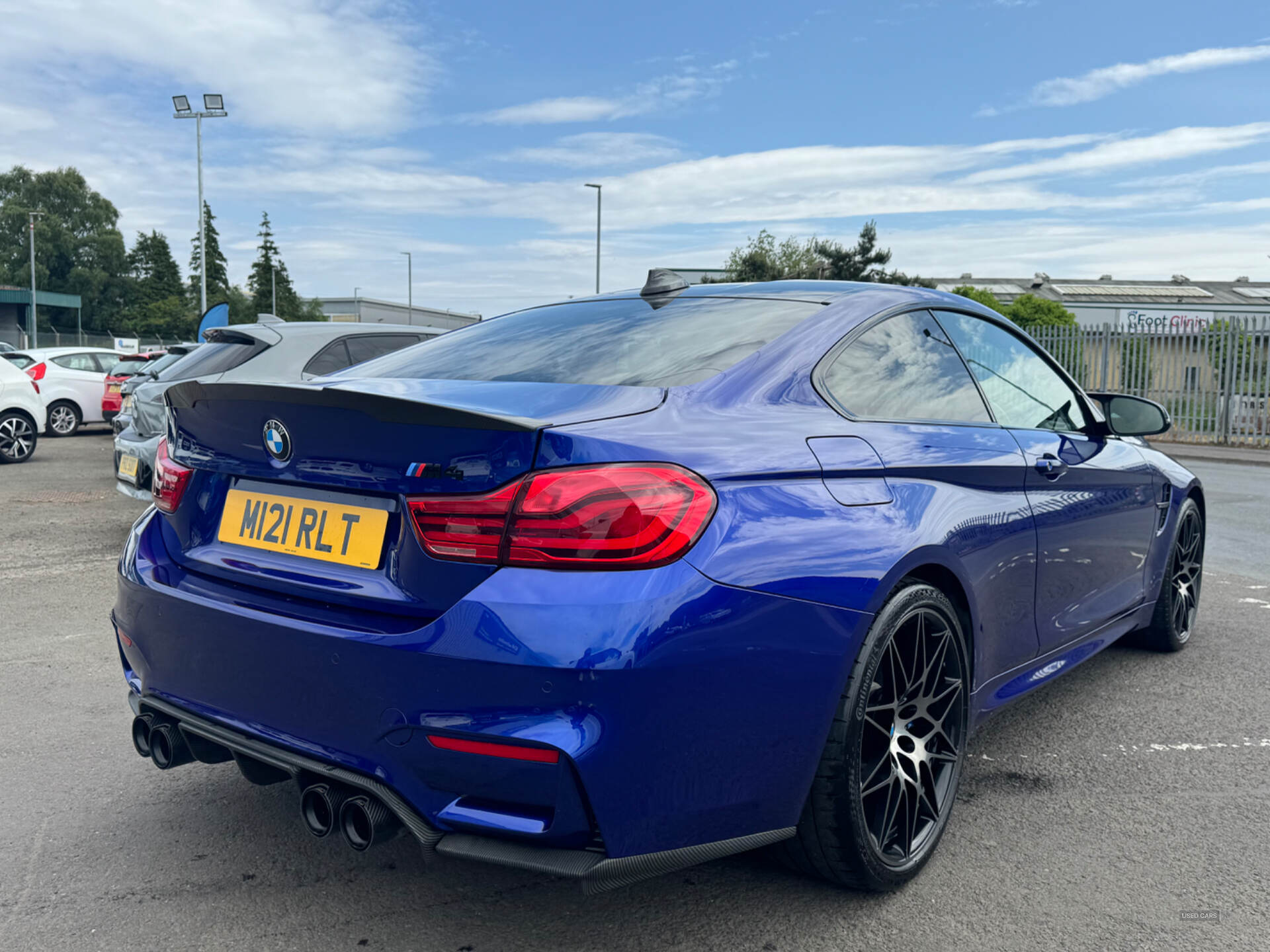 BMW M4 COUPE in Down