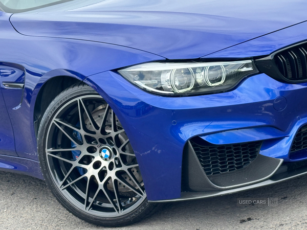 BMW M4 COUPE in Down