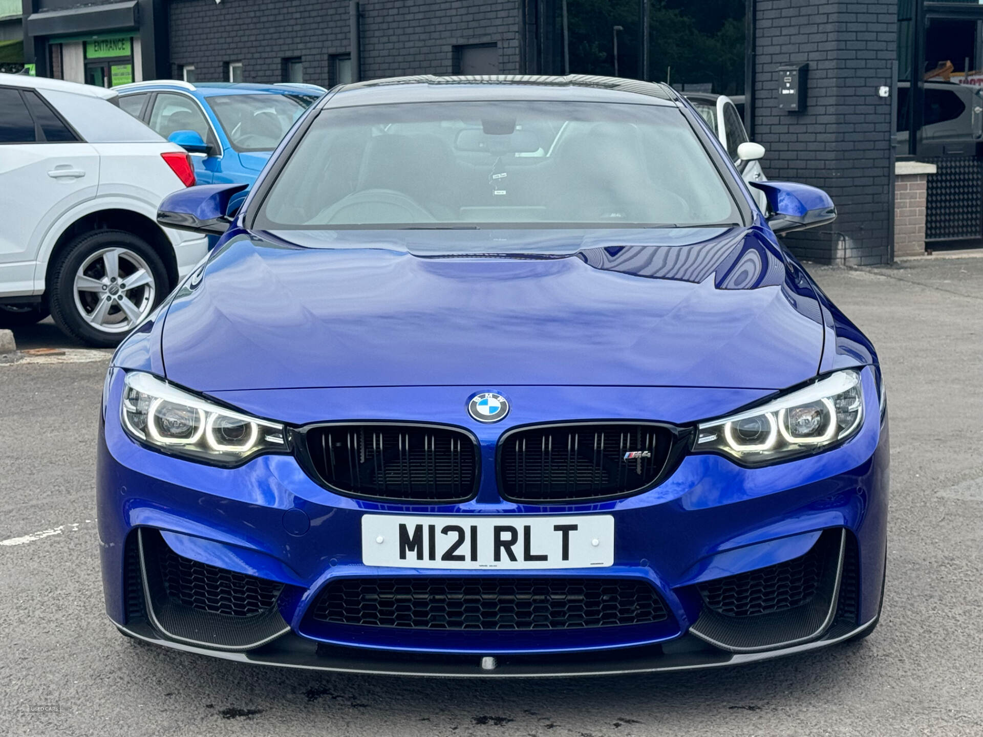 BMW M4 COUPE in Down