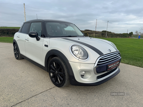 MINI Hatch DIESEL in Down