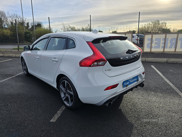 Volvo V40 DIESEL HATCHBACK in Down