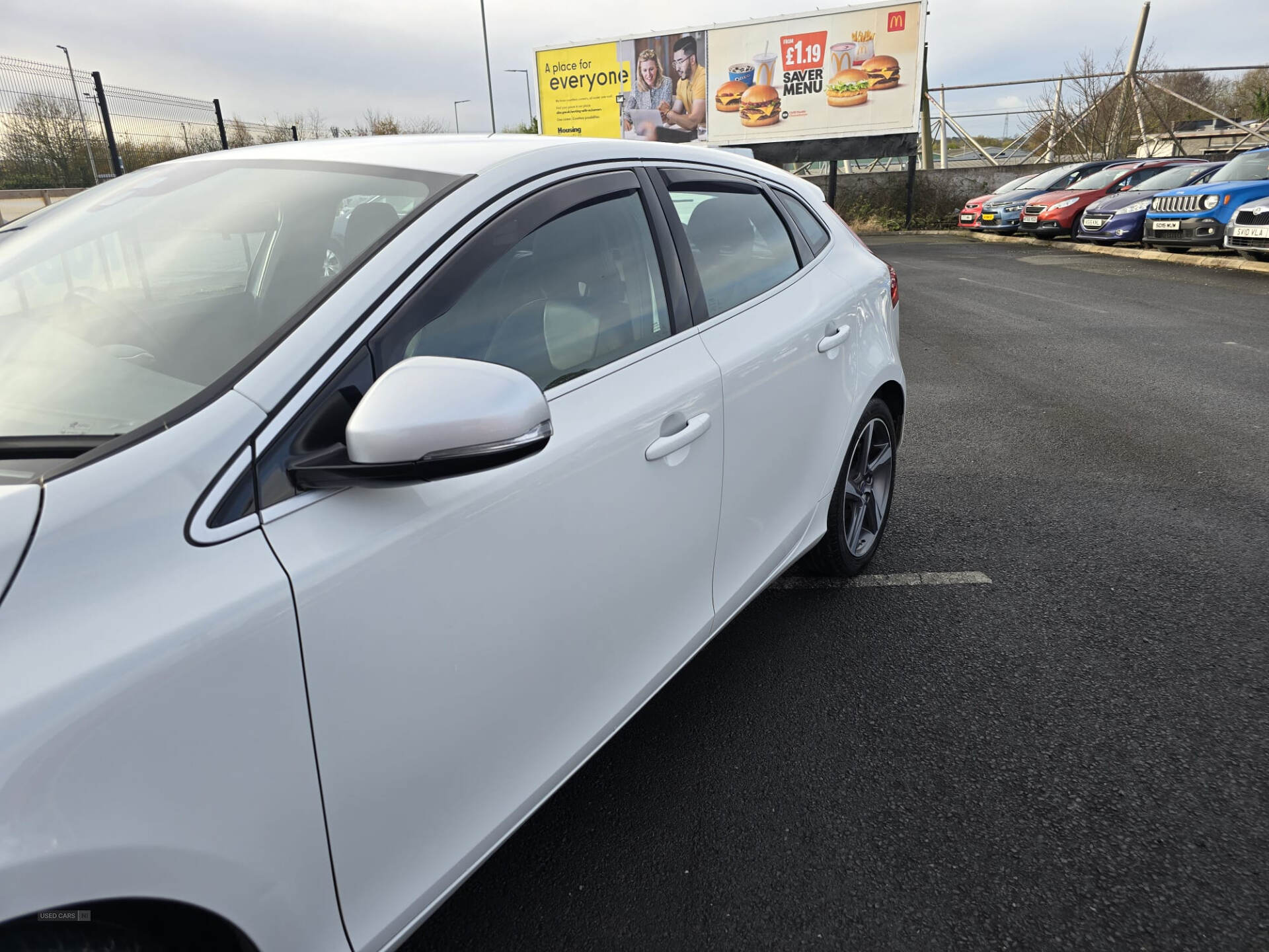 Volvo V40 DIESEL HATCHBACK in Down