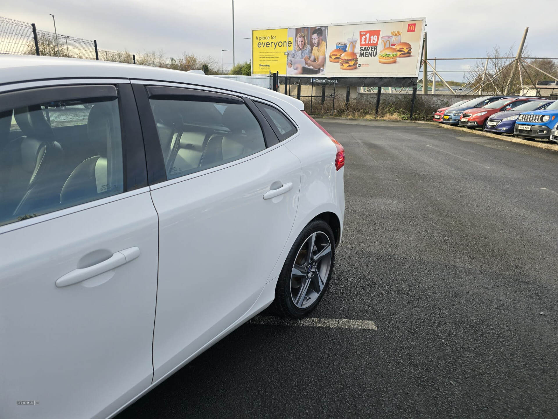 Volvo V40 DIESEL HATCHBACK in Down