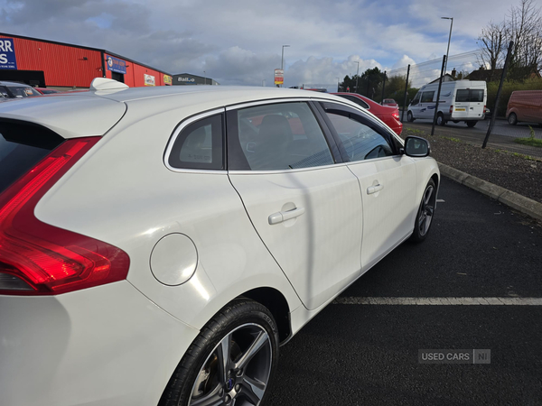 Volvo V40 DIESEL HATCHBACK in Down