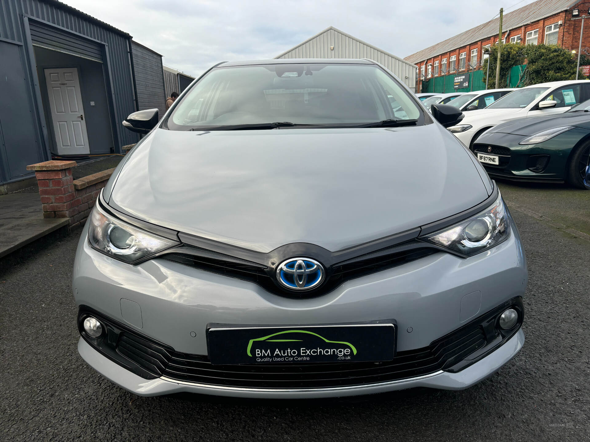 Toyota Auris HATCHBACK in Down