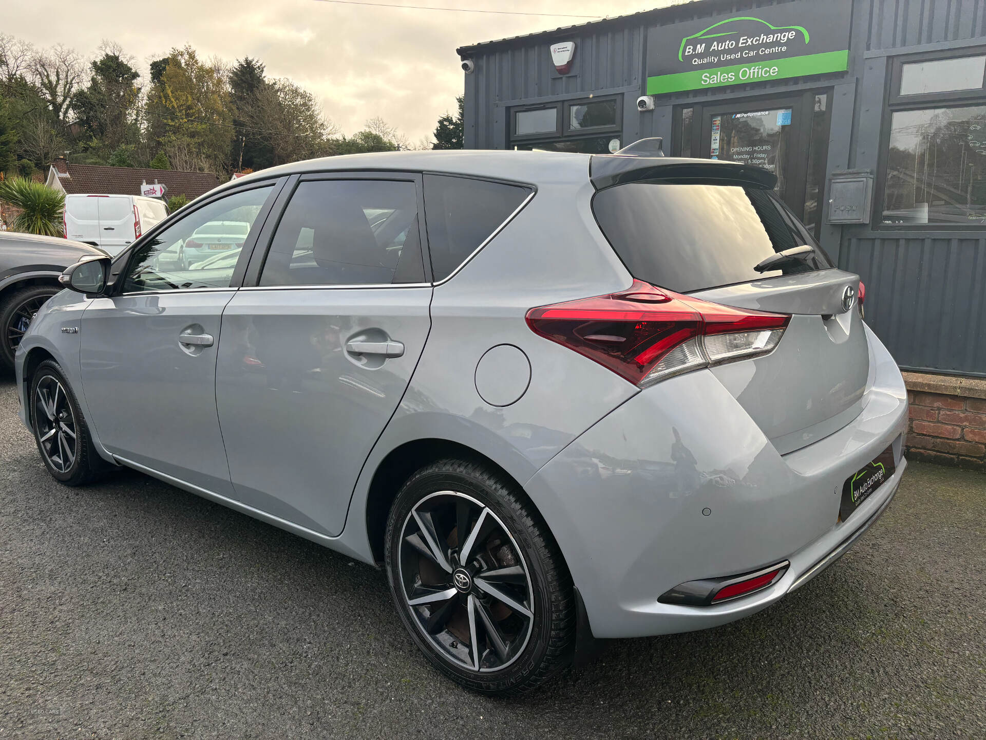 Toyota Auris HATCHBACK in Down