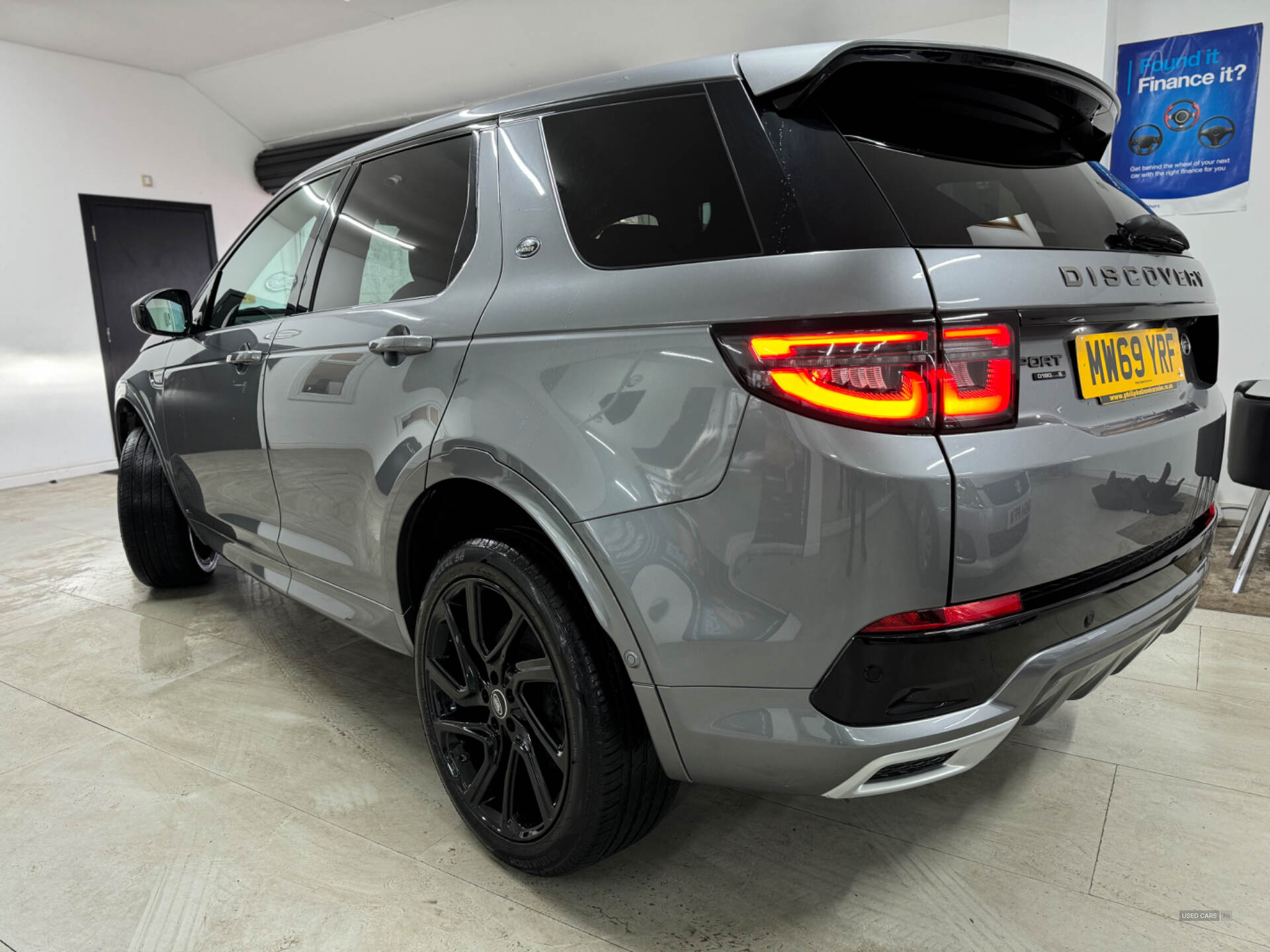 Land Rover Discovery Sport DIESEL SW in Down