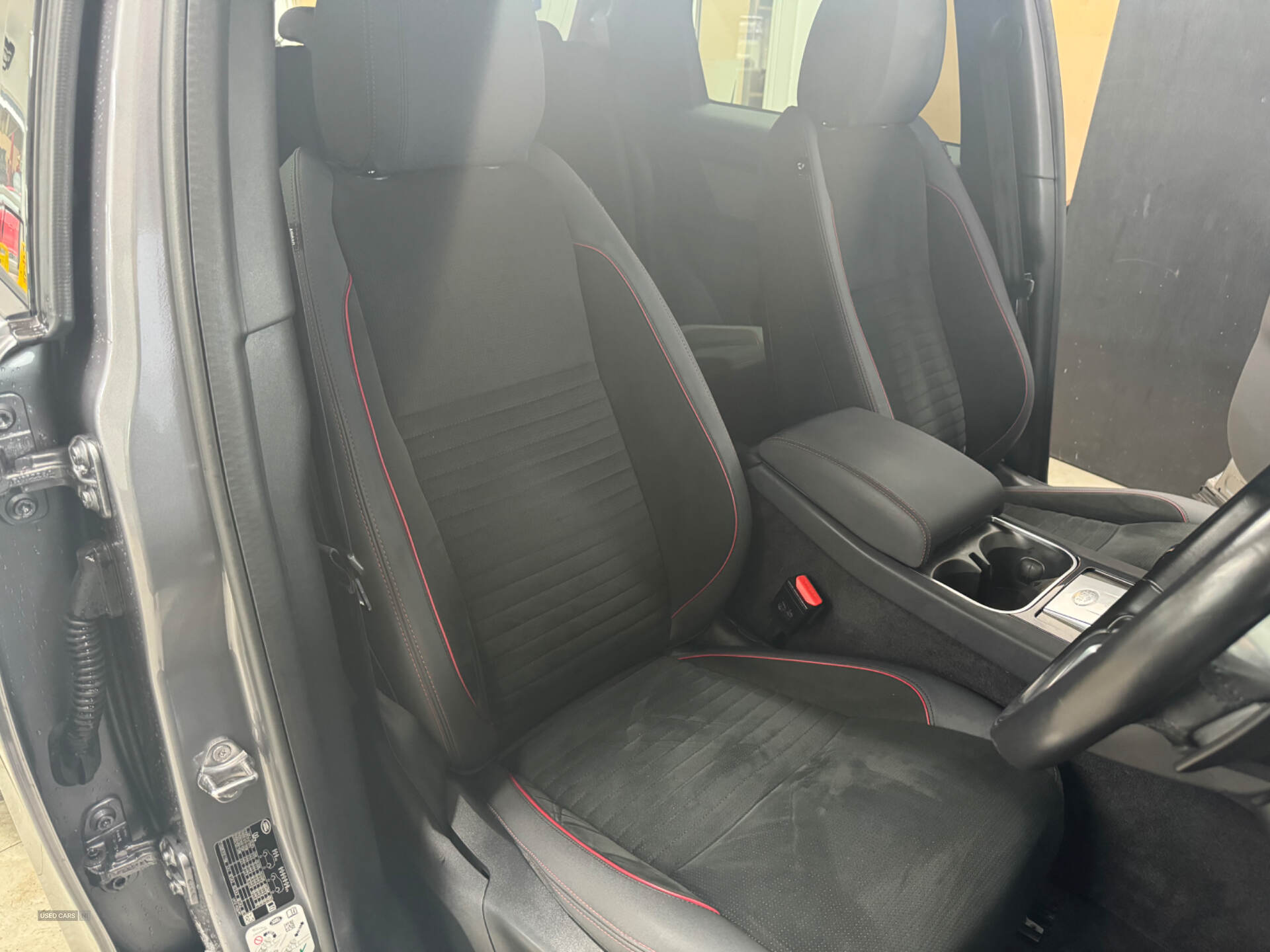 Land Rover Discovery Sport DIESEL SW in Down