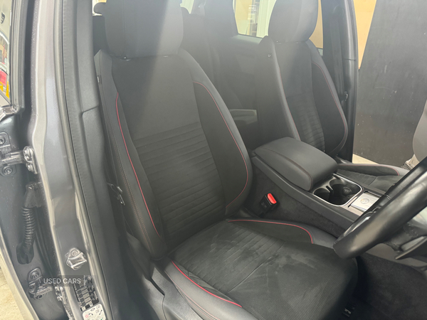 Land Rover Discovery Sport DIESEL SW in Down