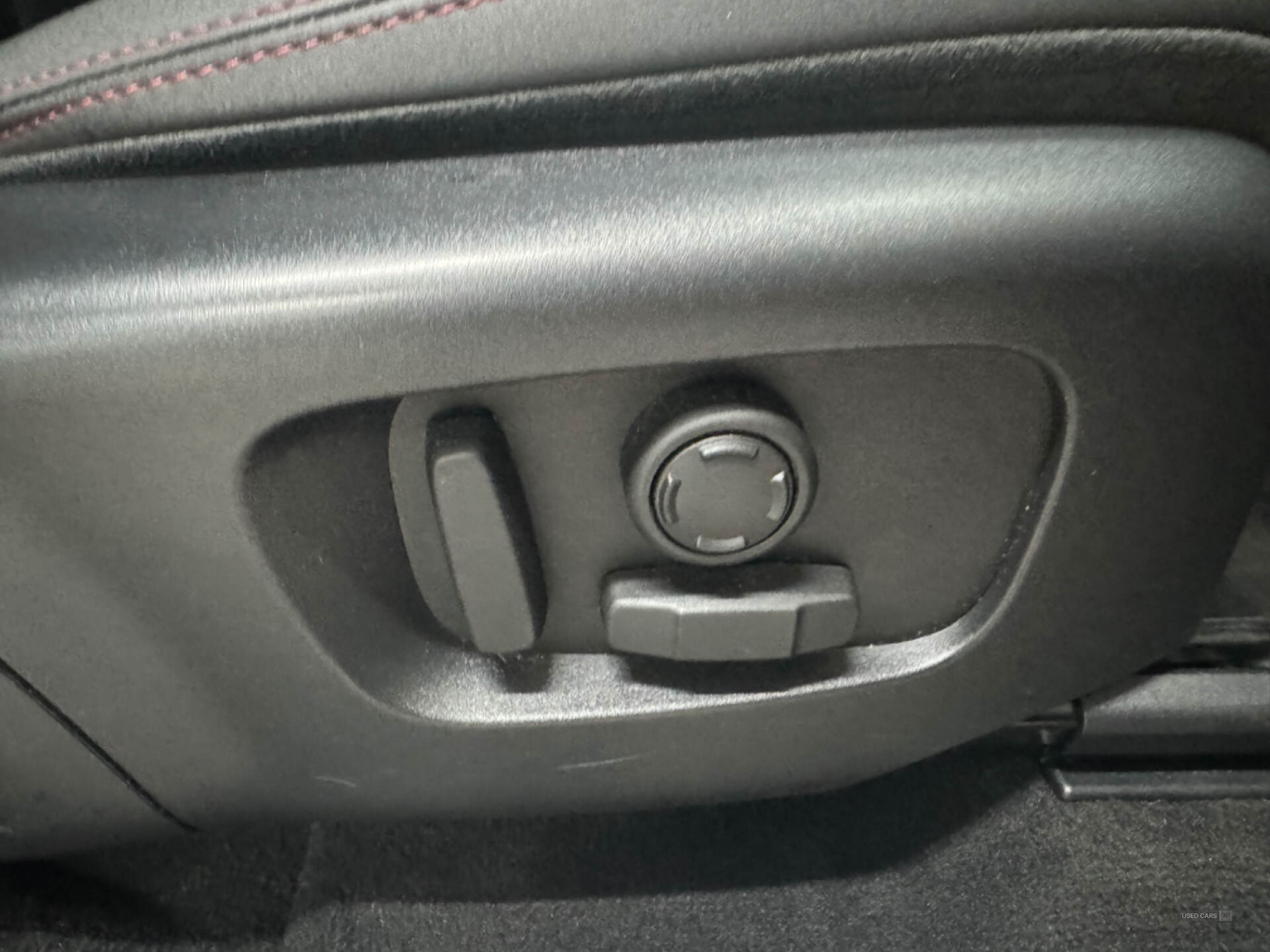 Land Rover Discovery Sport DIESEL SW in Down