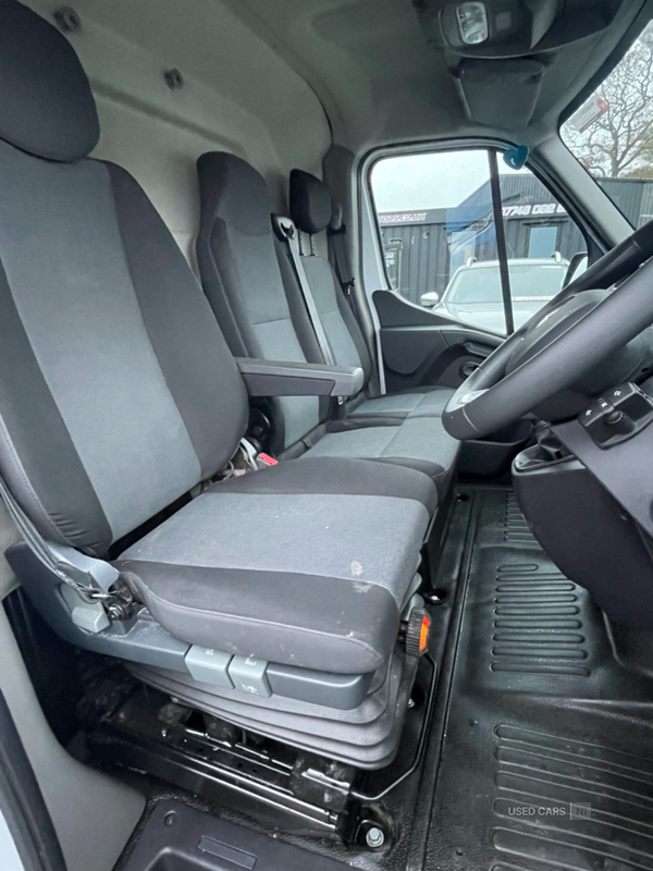 Renault Master LWB DIESEL FWD in Down