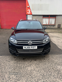 Volkswagen Touareg 3.0 V6 TDI 245 R-Line 5dr Tip Auto in Antrim