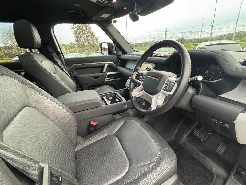2023 Land Rover Defender 110 X-Dynamic SE