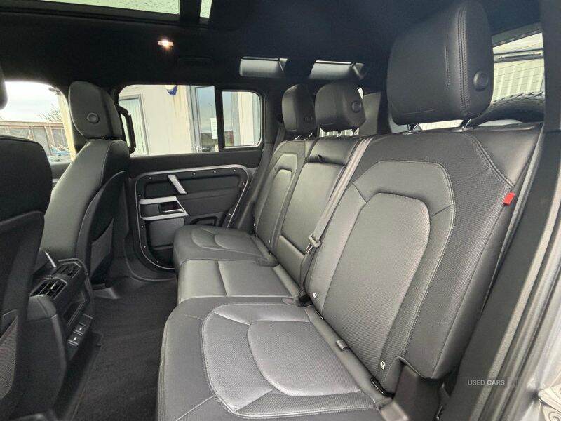 2023 Land Rover Defender 110 X-Dynamic SE