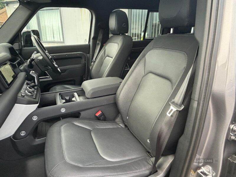 2023 Land Rover Defender 110 X-Dynamic SE