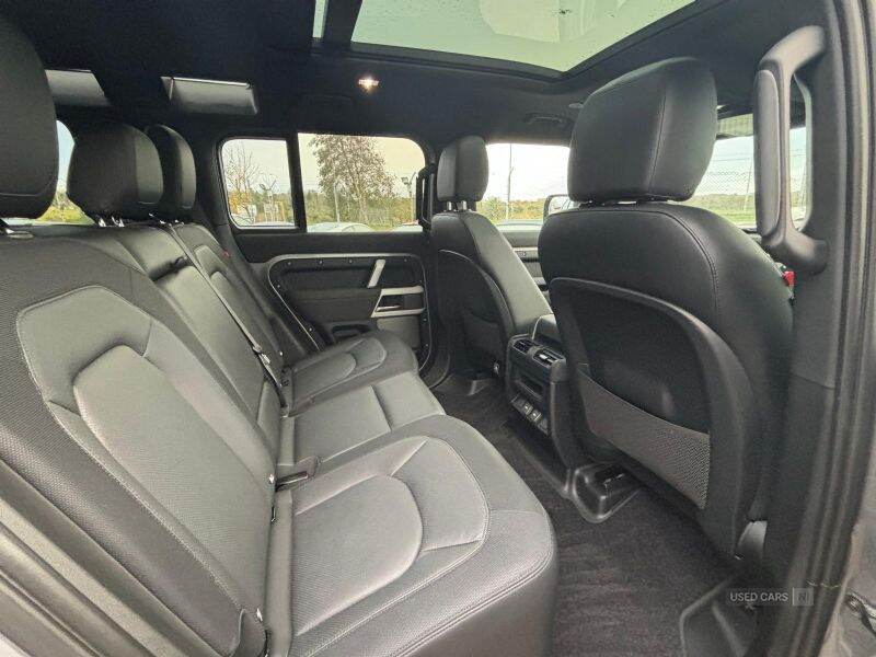 2023 Land Rover Defender 110 X-Dynamic SE