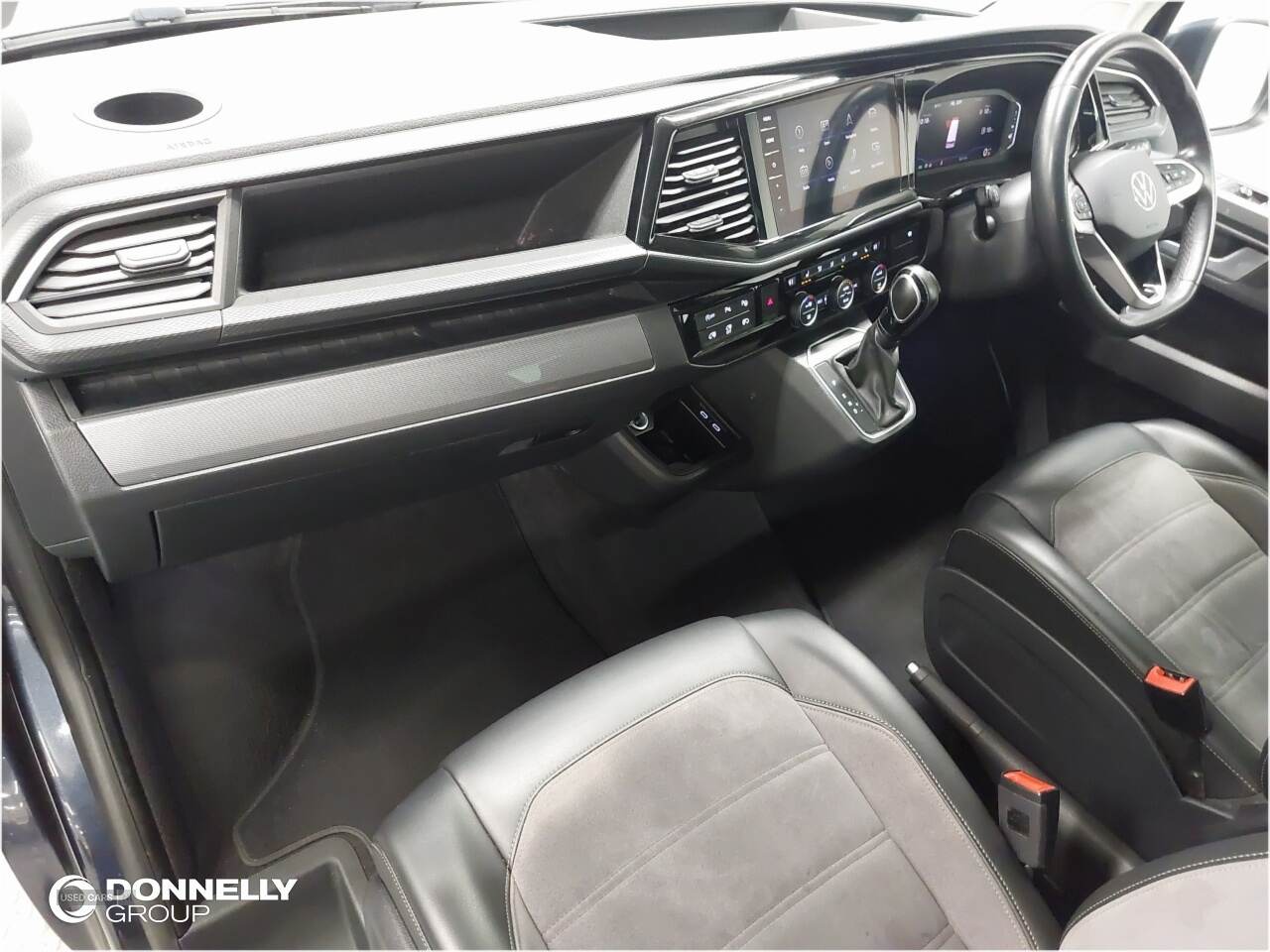 Apr 2021 Volkswagen Caravelle 2.0 TDI Executive 150 5dr DSG