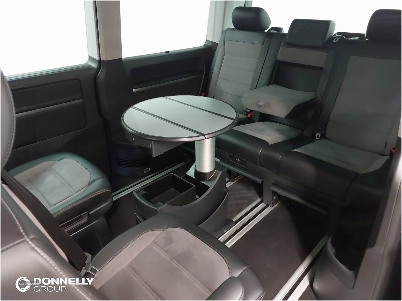 Apr 2021 Volkswagen Caravelle 2.0 TDI Executive 150 5dr DSG