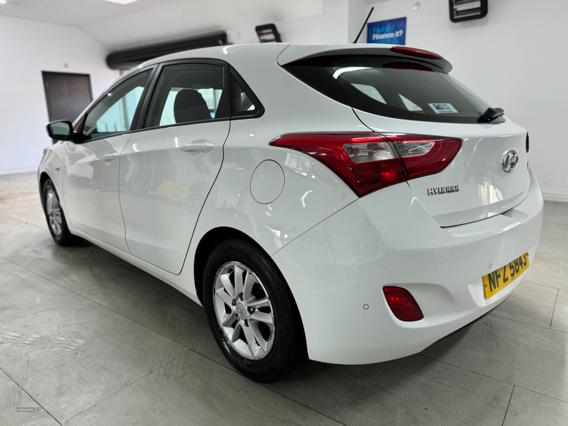 Hyundai i30 HATCHBACK in Down