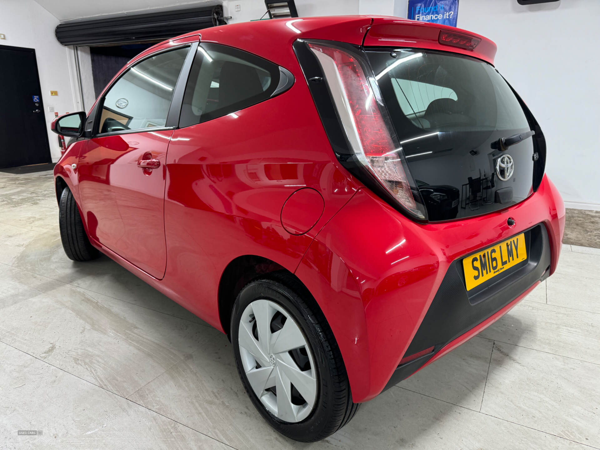 Toyota Aygo HATCHBACK in Down