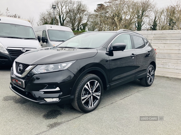 Nissan Qashqai DIESEL HATCHBACK in Down