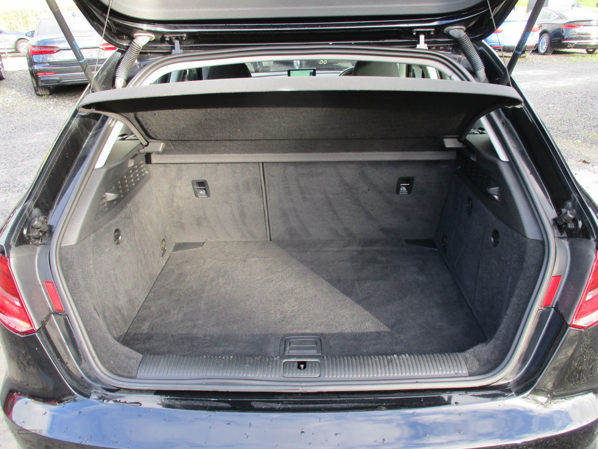 Audi A3 SPORTBACK in Down