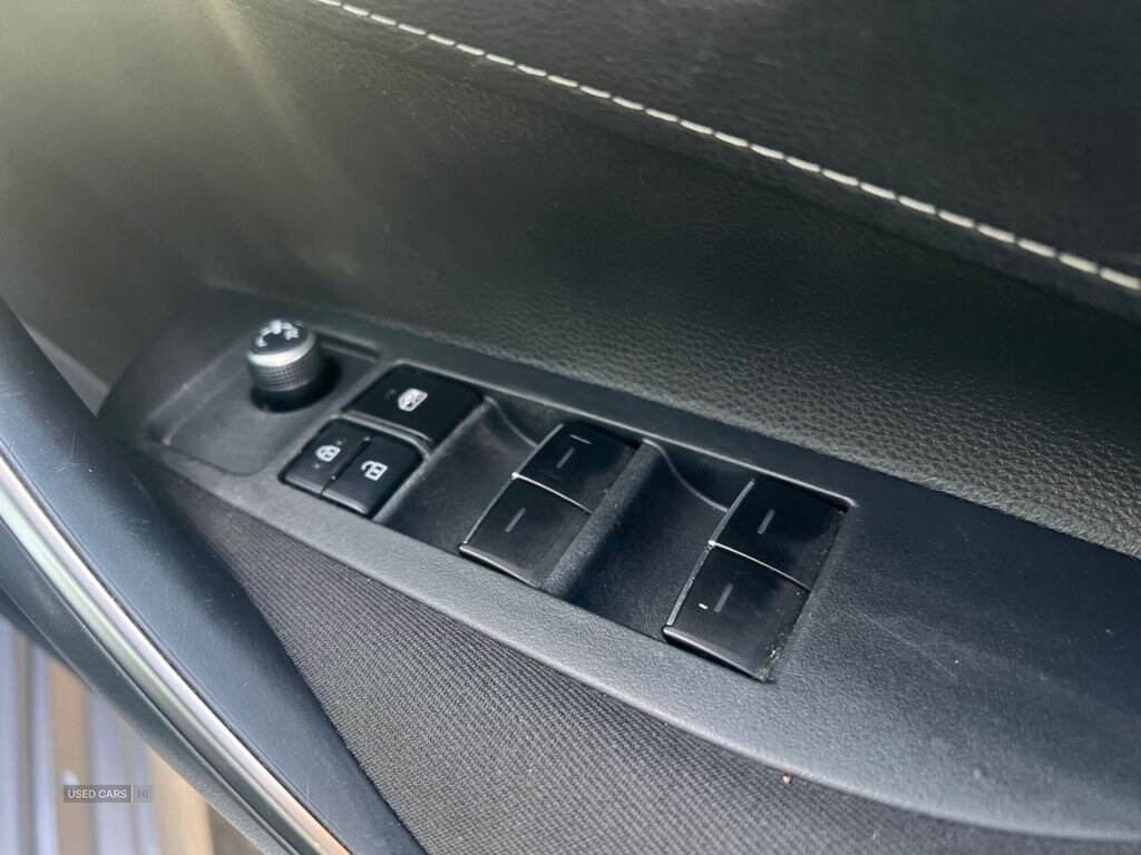 Dec 2020 Toyota Corolla 1.8 VVT-i Hybrid Icon Tech 5dr CVT