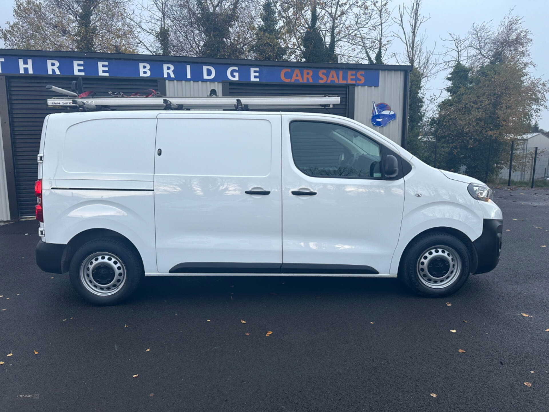 Mar 2022 Peugeot Expert 1400 2.0 BlueHDi 145 Professional Premium Van