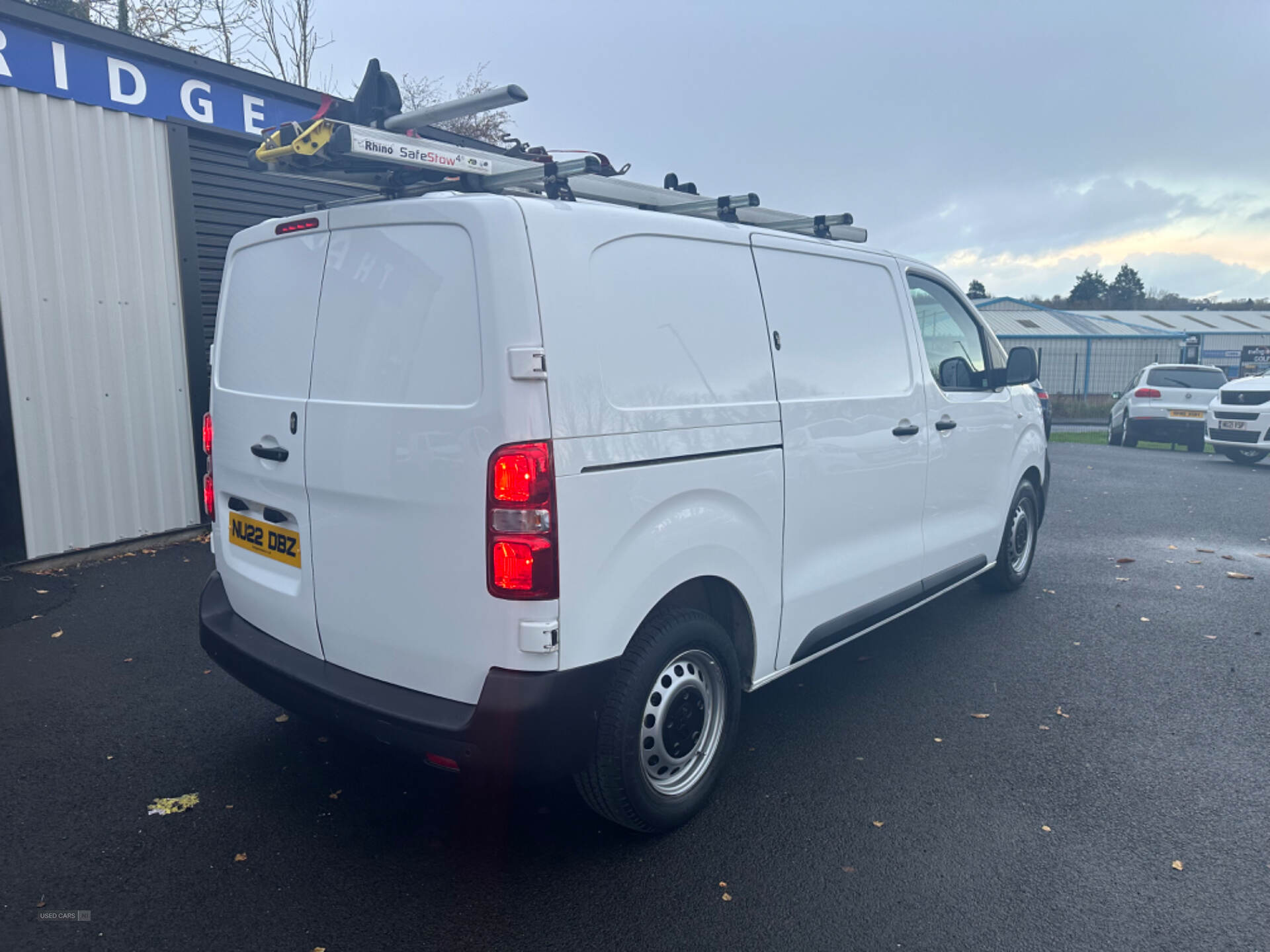 Mar 2022 Peugeot Expert 1400 2.0 BlueHDi 145 Professional Premium Van