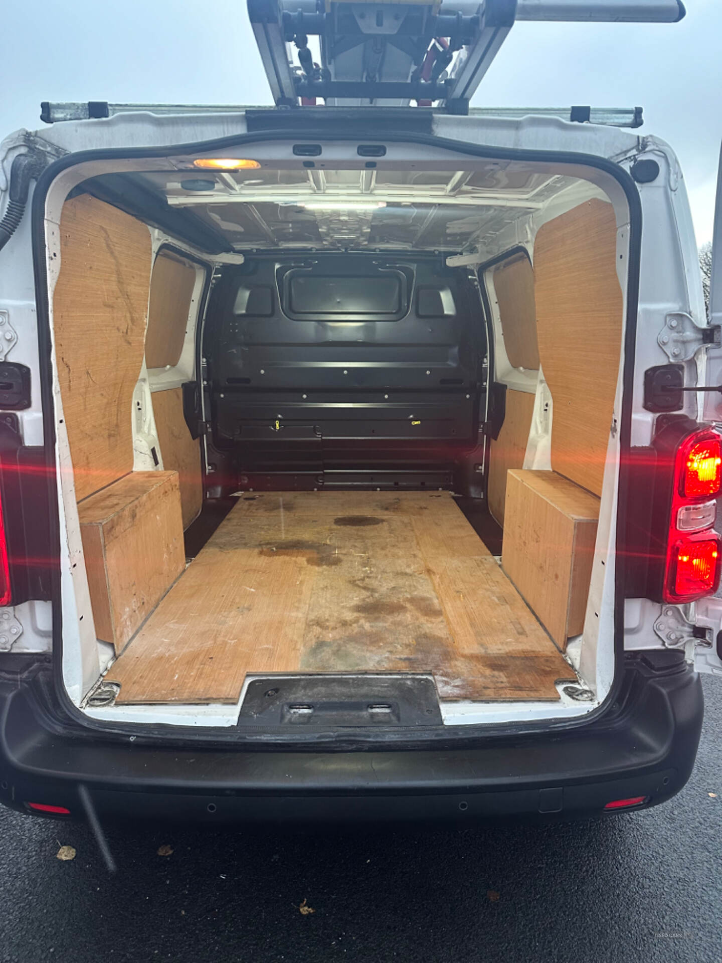 Mar 2022 Peugeot Expert 1400 2.0 BlueHDi 145 Professional Premium Van