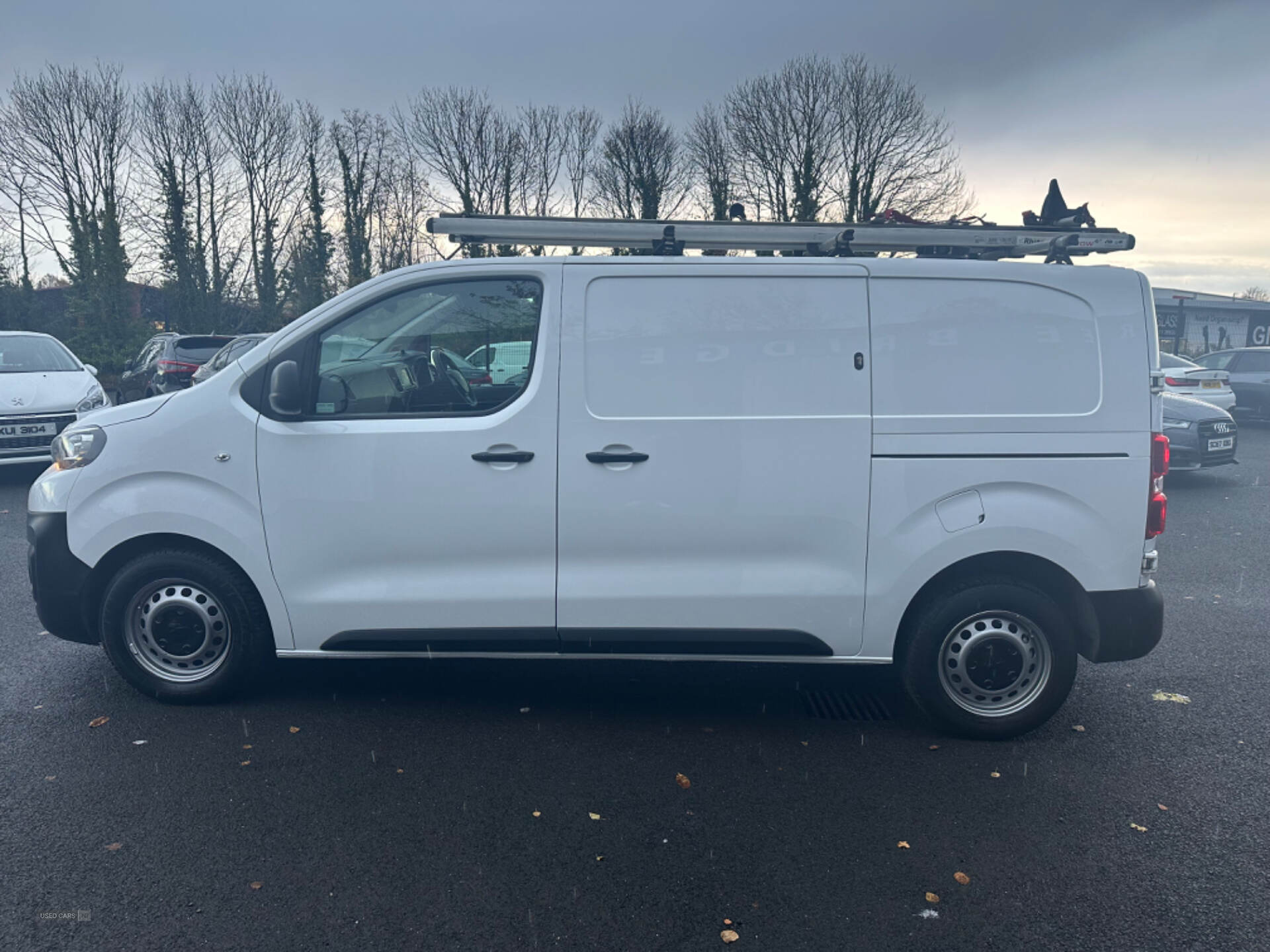 Mar 2022 Peugeot Expert 1400 2.0 BlueHDi 145 Professional Premium Van