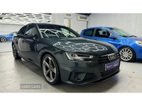 Audi A4 TFSI Black Edition in Down