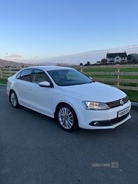 Volkswagen Jetta 2.0 TDI CR 140 Sport 4dr DSG in Armagh