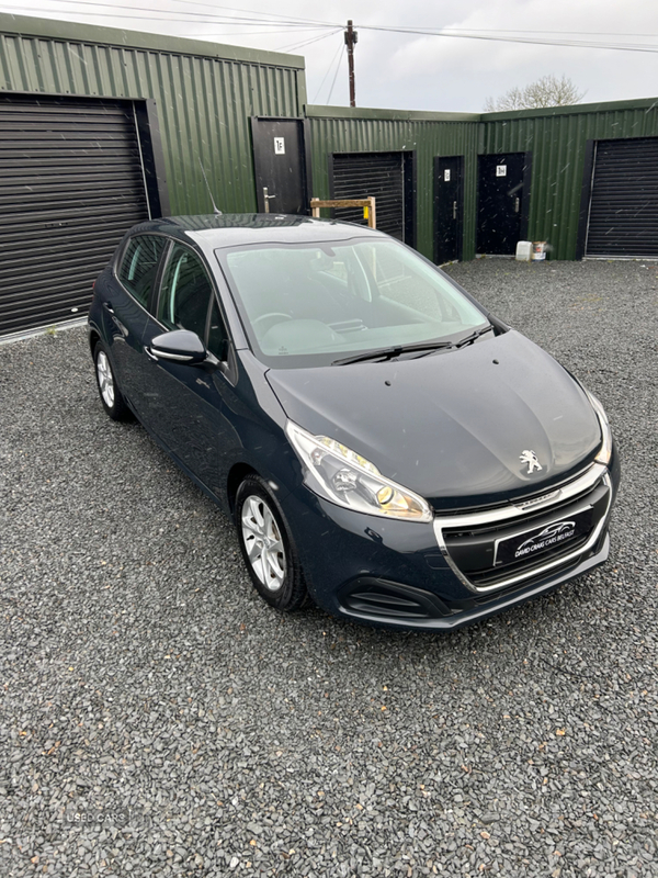 Peugeot 208 HATCHBACK in Down