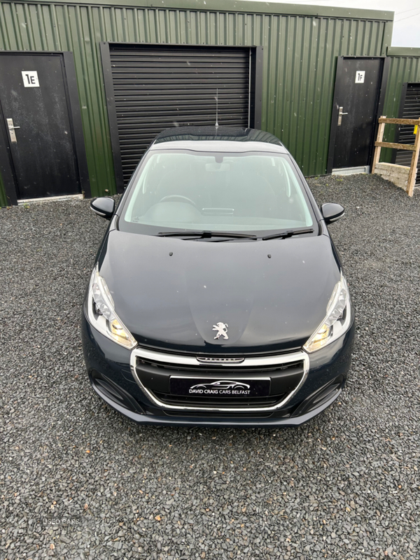 Peugeot 208 HATCHBACK in Down