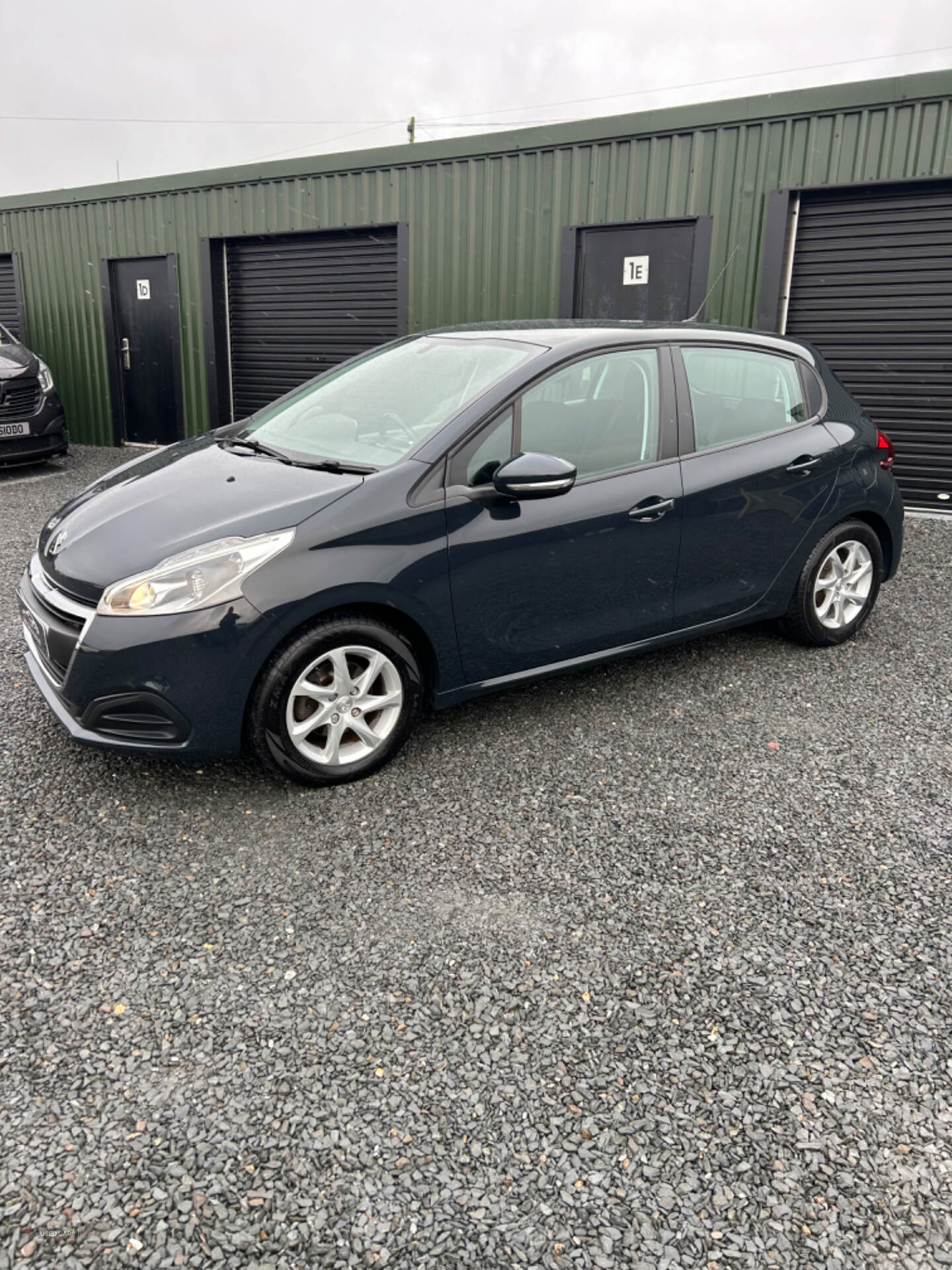 Peugeot 208 HATCHBACK in Down